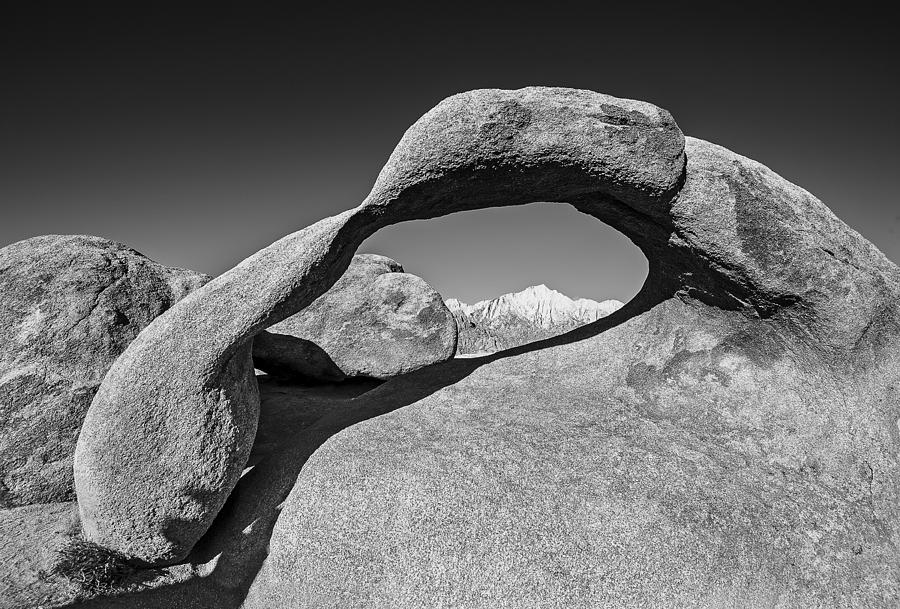 Moibus Arch at the Alabama Hills Photograph by Gordon Ripley