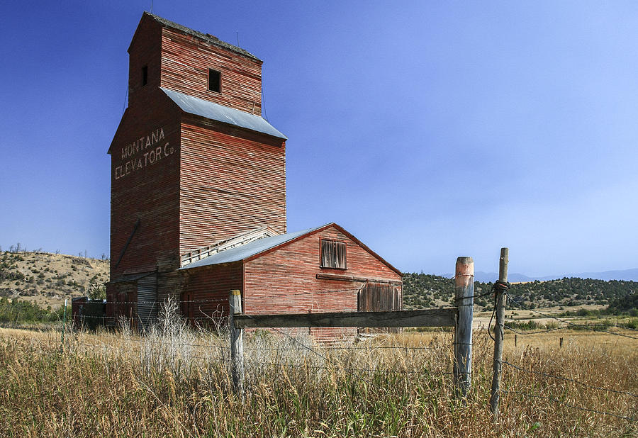 Montana Grain Elevator Landscape Photograph By David M Porter