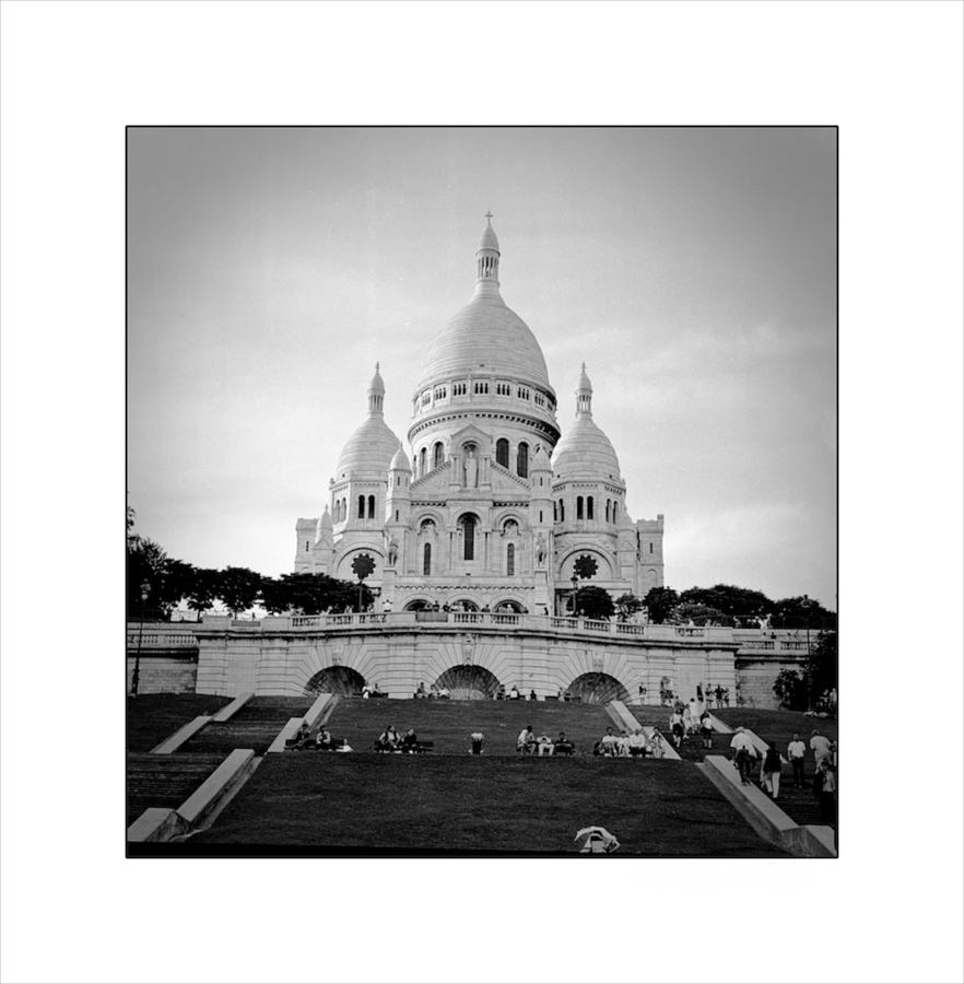 Black And White Photograph - Montmartre by Cyril Jayant