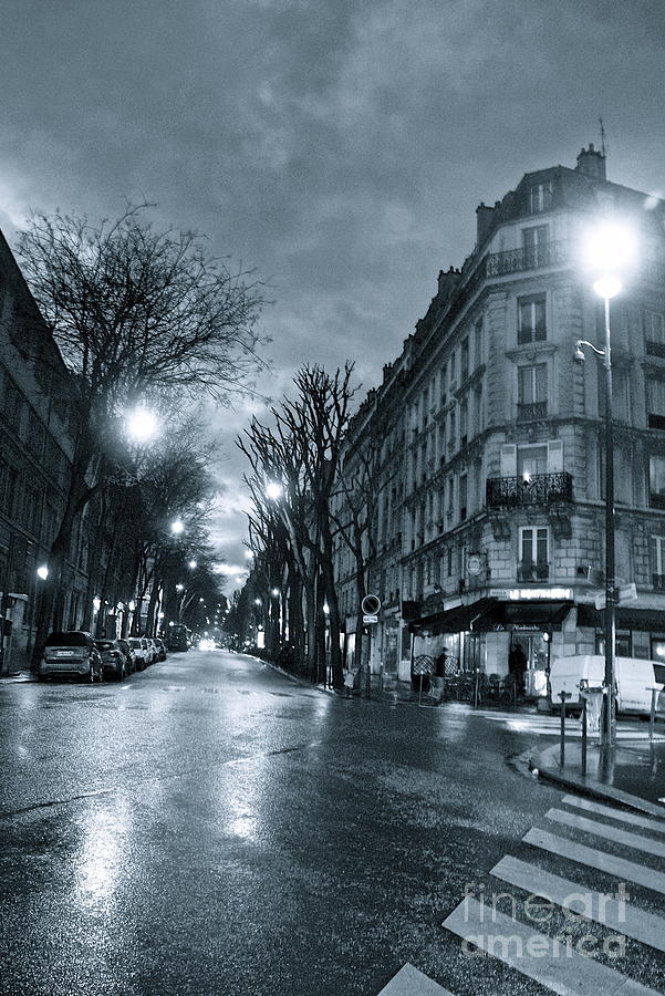 Paris Photograph - Montmartre by Louise Fahy