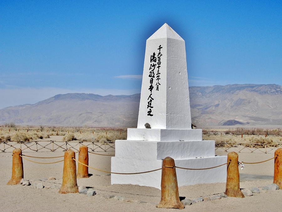 Monument At Manzanar Photograph by Marilyn Diaz