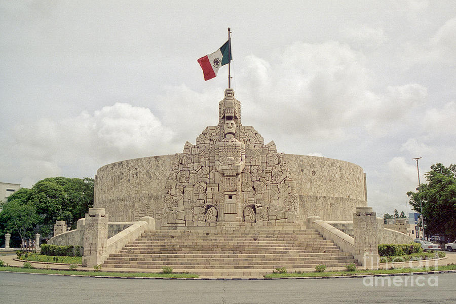 Monument To Homeland Merida Mexico Photograph by Eduardo Machuca