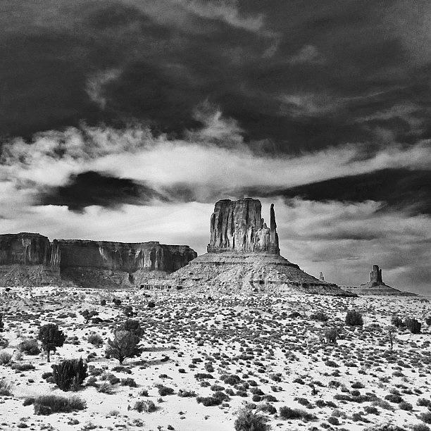 Nature Photograph - Monument Valley 3 by Jonathan Joslyn