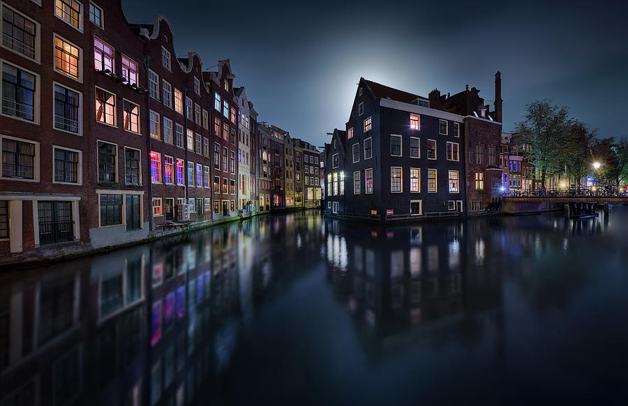 Moonlight Over Amsterdam Photograph by Jes??s M. Garc??a