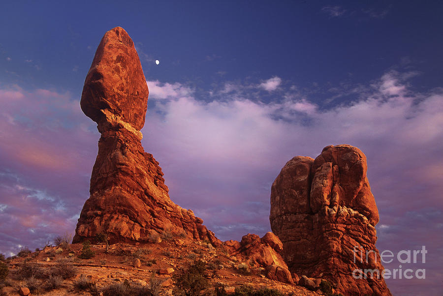 Moonrise At Balanced Rock Arches National Park Utah Photograph by Dave Welling