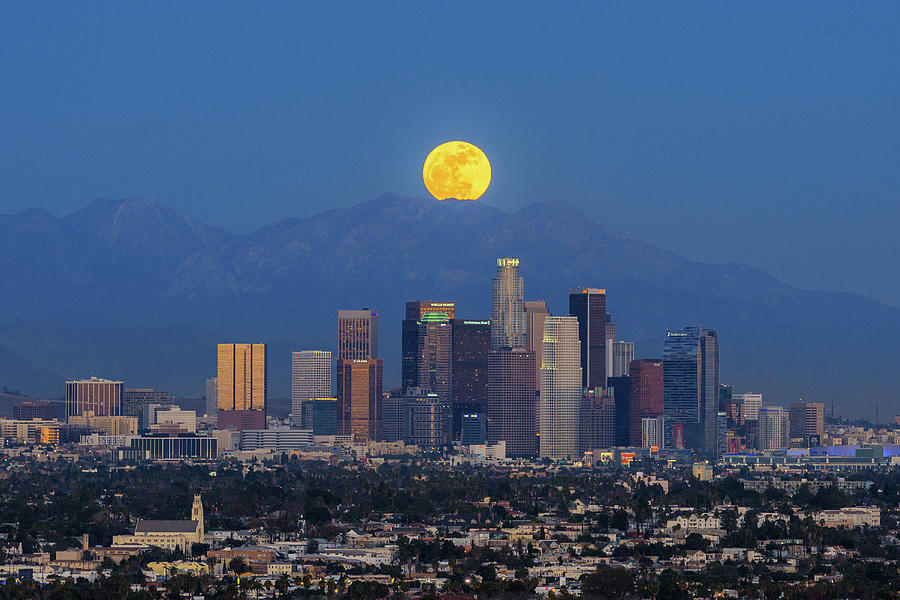 Moonrise At Los Angeles Photograph by Piriya Photography