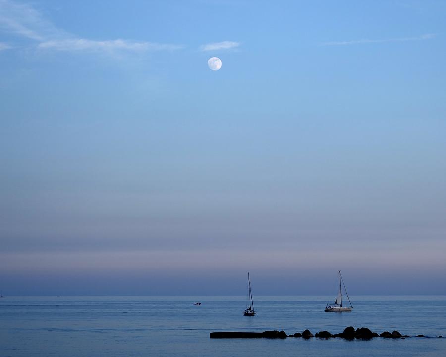 Barcelona Spain Photograph - Moonrise over Barcelona by Toby McGuire