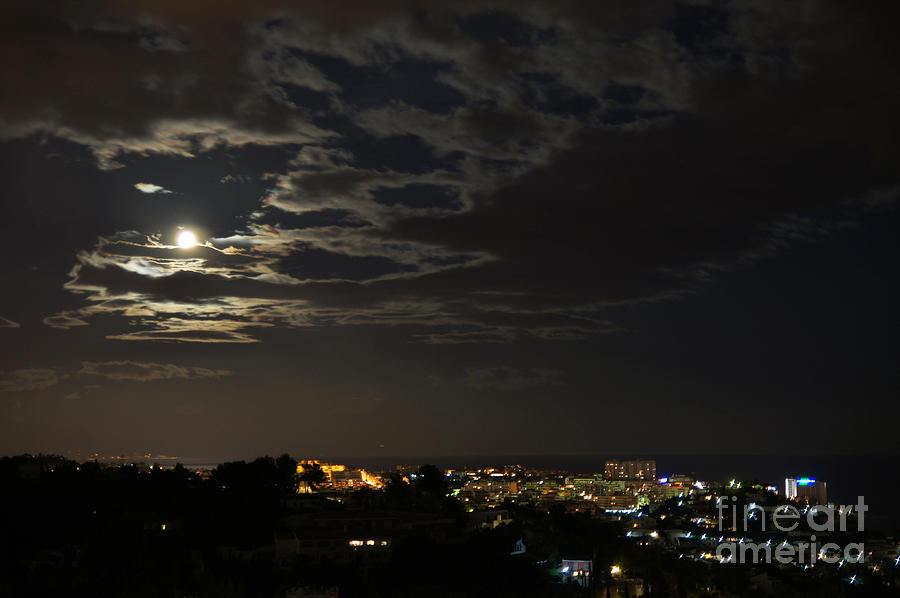 Moonrise Photograph by Rod Jones