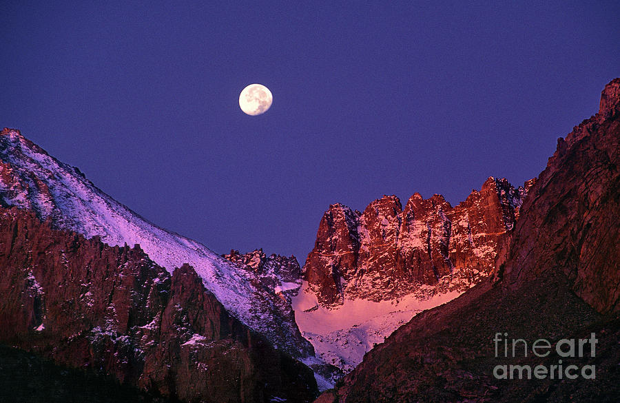 Moonset Mddle Palisades Glacier Eastern Sierras CA Photograph by Dave Welling
