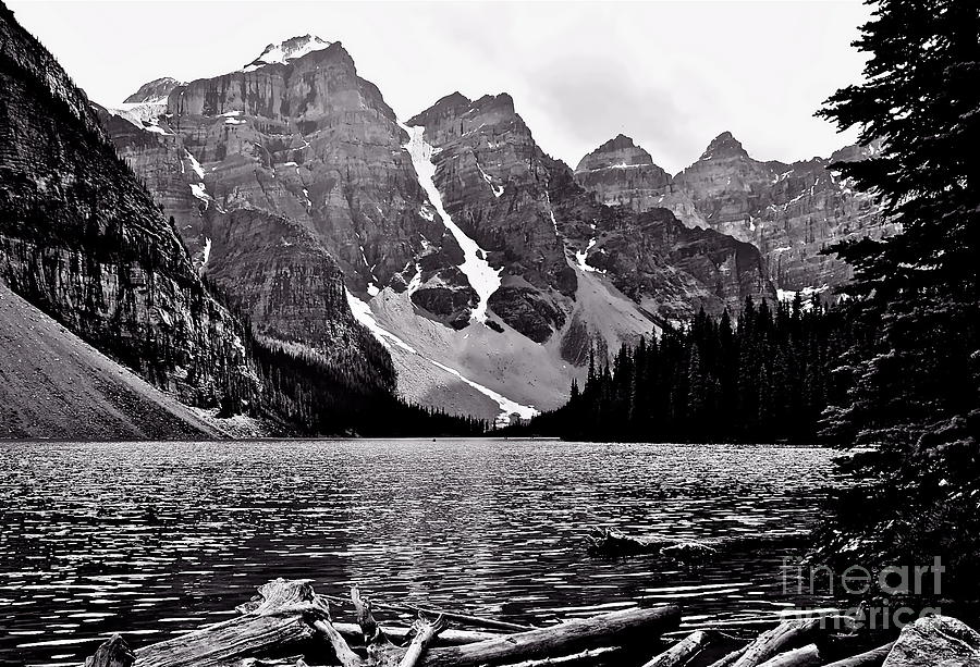 Mountain Photograph - Moraine Lake by Linda Bianic