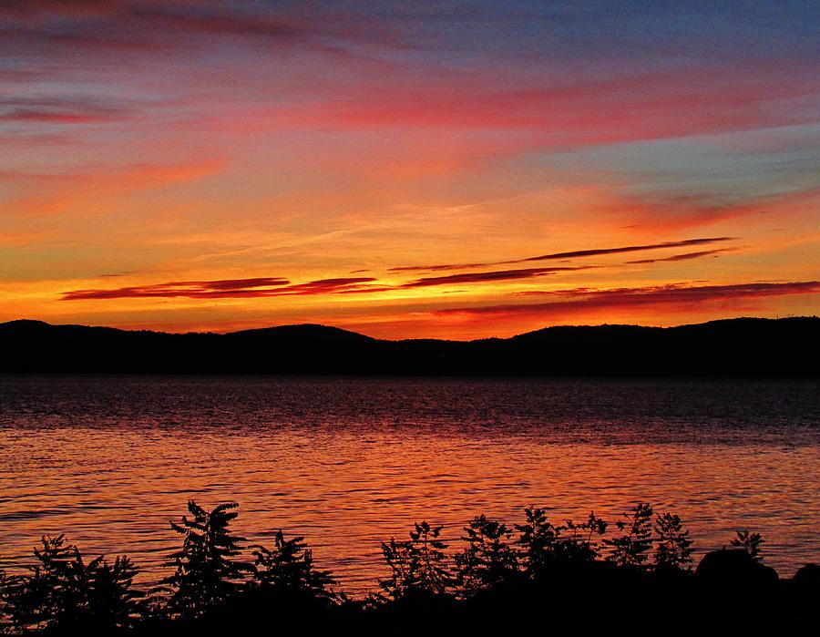 Morning on the Hudson River Photograph by Thomas McGuire - Fine Art America