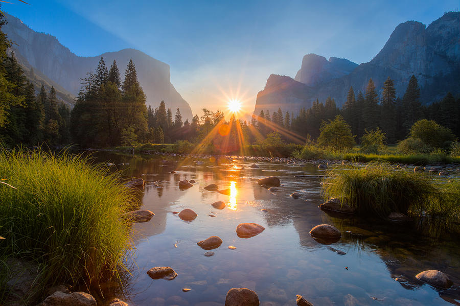 Yosemite National Park Photograph - Morning Star by Mike Lee