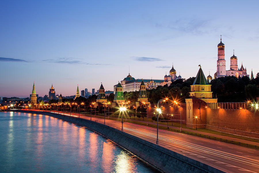 Moskva River And Kremlin Buildings At Photograph by Holger Leue