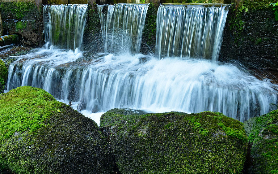 Mossy Falls Photograph by Joe Ormonde
