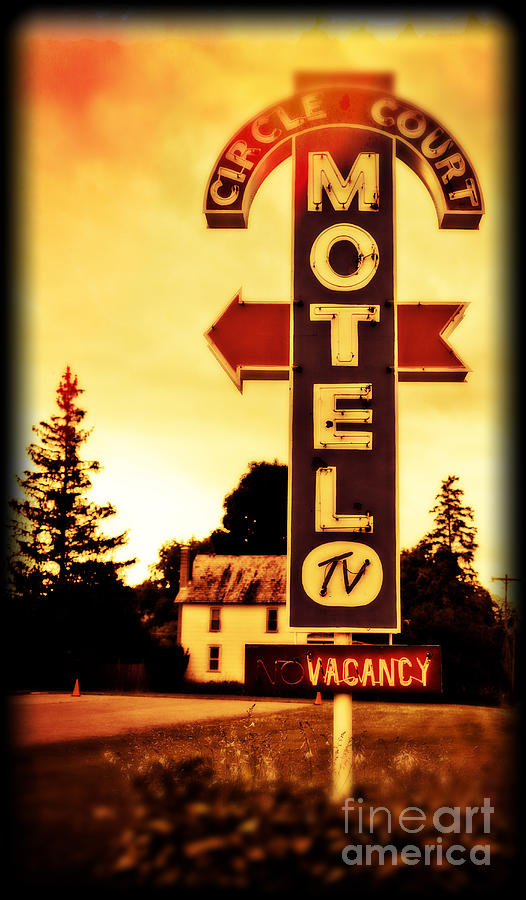 Vintage Photograph - Motel Hell by Edward Fielding