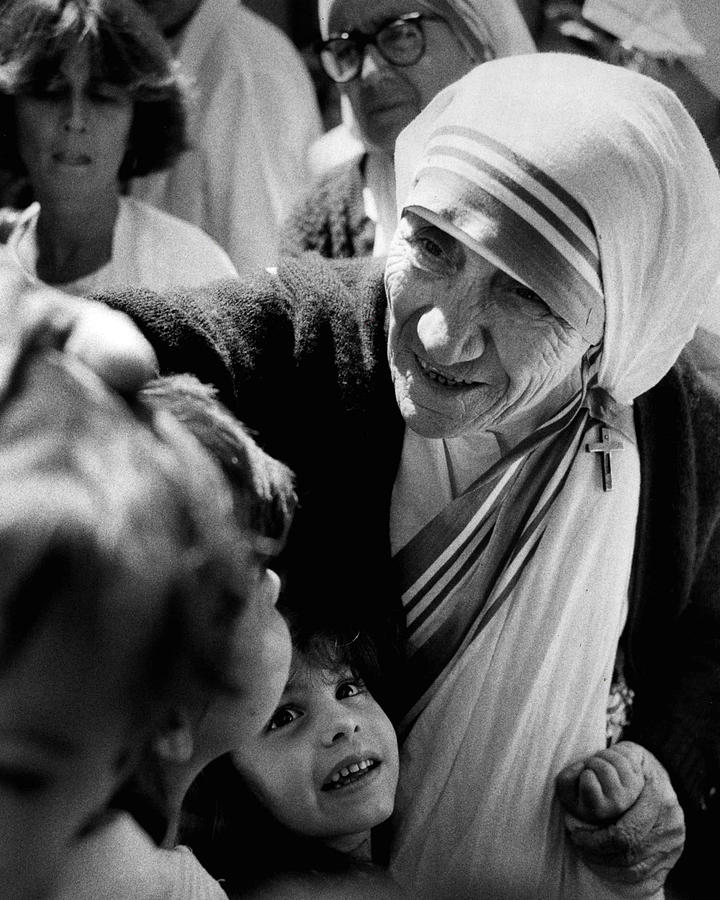 Vintage Photograph - Mother Teresa With Children by Retro Images Archive