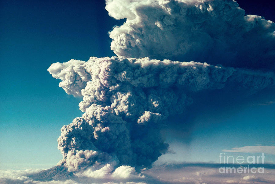 Mount St. Helens Eruption Photograph by Images & Volcans