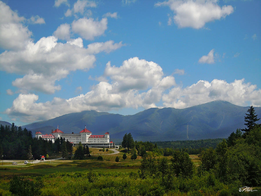 Mount Washington Hotel Photograph by Nancy Griswold