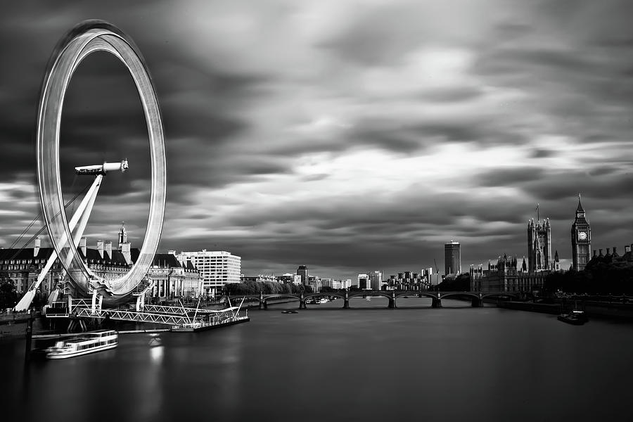 London Photograph - Movement by Arthit Somsakul