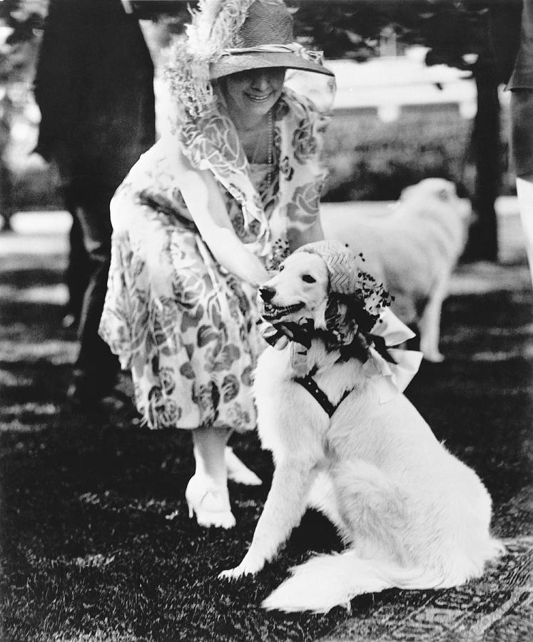 Mrs. Coolidge And Her Dog Photograph by Underwood Archives