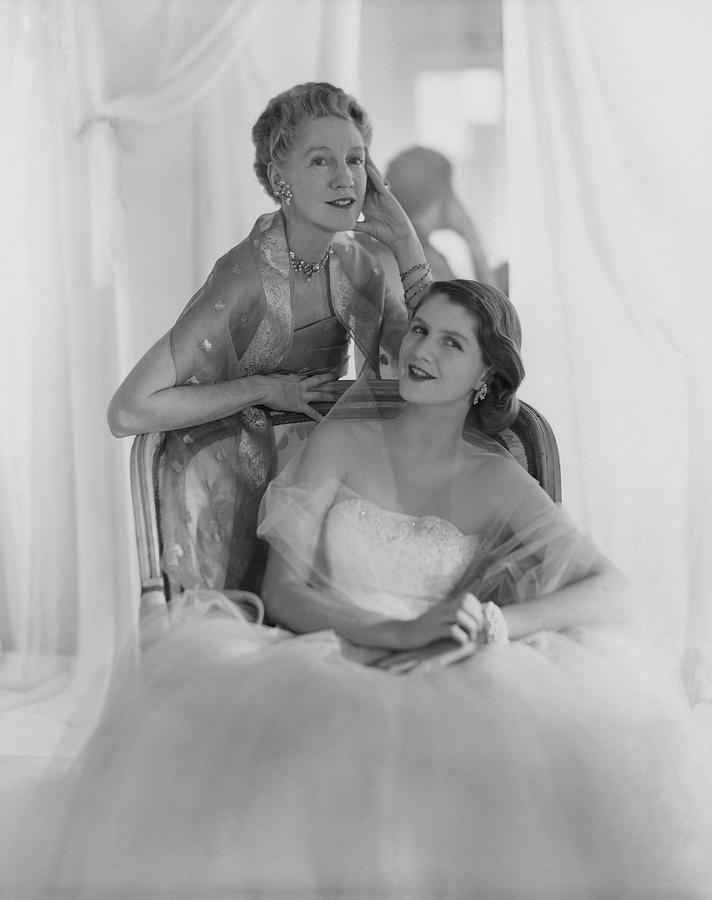 Mrs. Francis Mcneil Bacon IIi And Her Daughter Photograph by Horst P. Horst