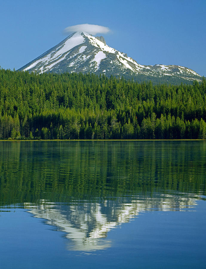 1m5705-mt. Mcloughlin From Lake Of The Woods - V Photograph