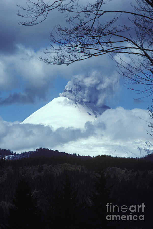 Mt. St. Helens Erupting Photograph by Thomas & Pat Leeson