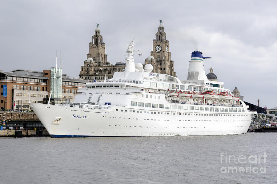 MV Discovery cruise liner Photograph by Steev Stamford