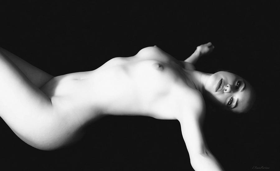 Black And White Photograph - Naked woman by Ramon Martinez