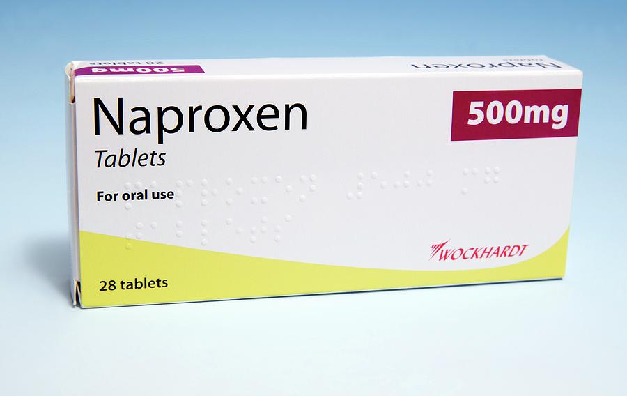 Naproxen Photograph - Naproxen Anti-inflammatory Tablets by Mark Thomas/science Photo Library