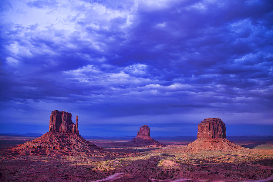 Navajo Monument Valley Photograph by Garry Gay