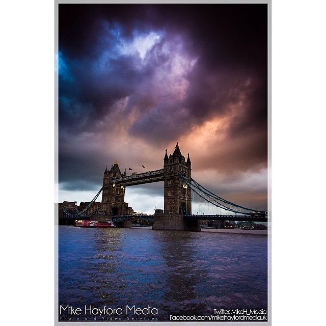 Armageddon Photograph - Need To Get Out In #london And More by Mike Hayford