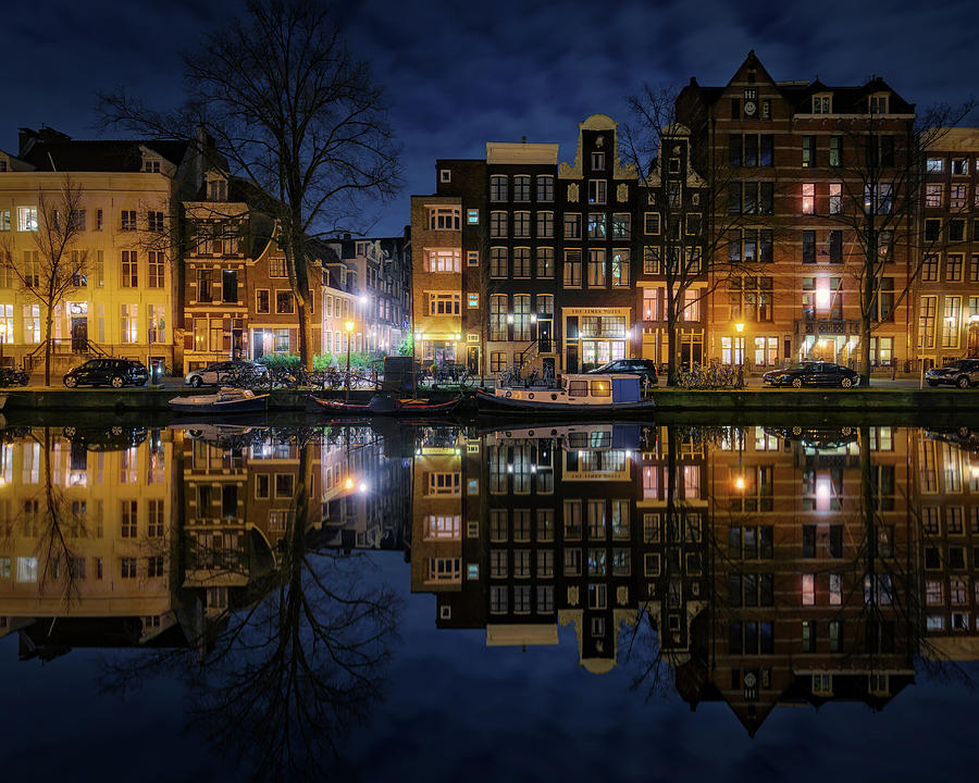 New Amsterdam 3 Photograph by Juan Pablo De