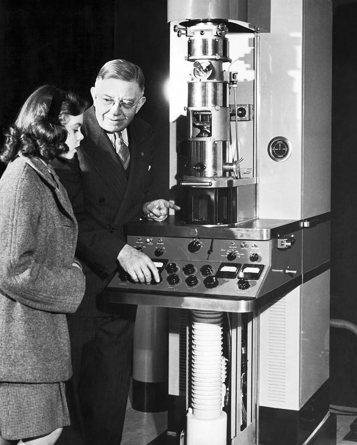 New Electron Microscope Photograph by Underwood Archives