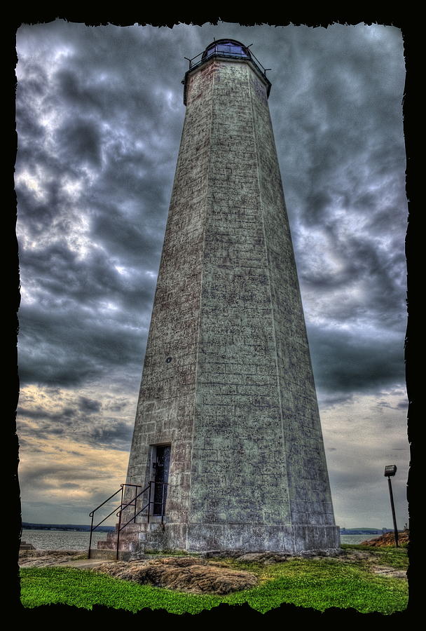 New Haven Photograph - New Haven Lighthouse - HDR by Frank Garciarubio