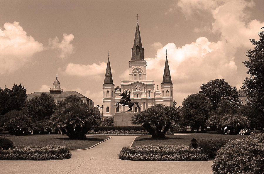 Flower Photograph - New Orleans - Jackson Square 6 by Frank Romeo