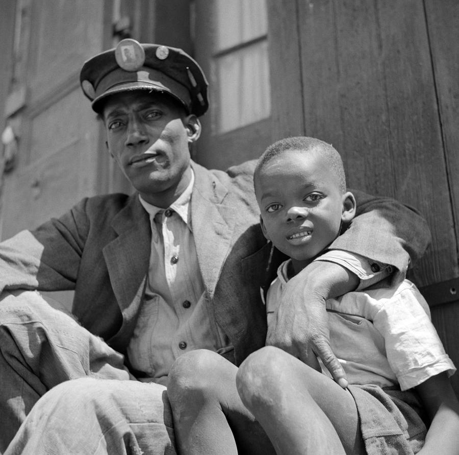 New Orleans Worker, 1943 Photograph by Granger - Fine Art America