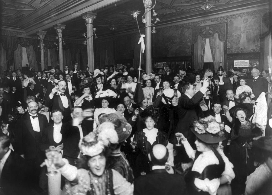 NEW YEARS EVE, c1907 Photograph by Granger