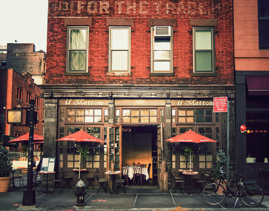 New York City Photograph - New York City - Cafe in Tribeca by Vivienne Gucwa