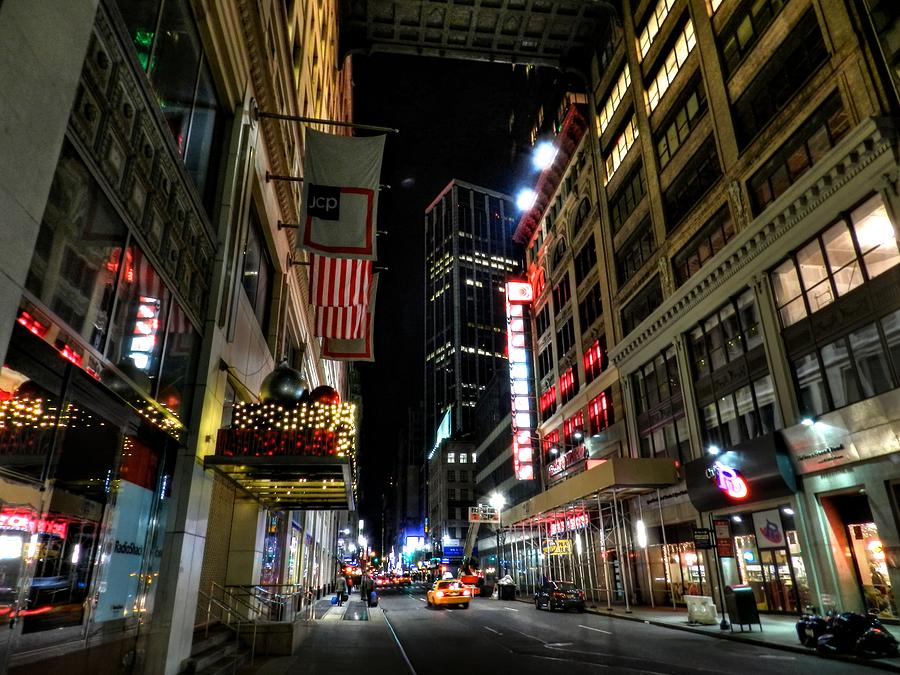 New York City - Manhattan Mall Photograph by Lance Vaughn