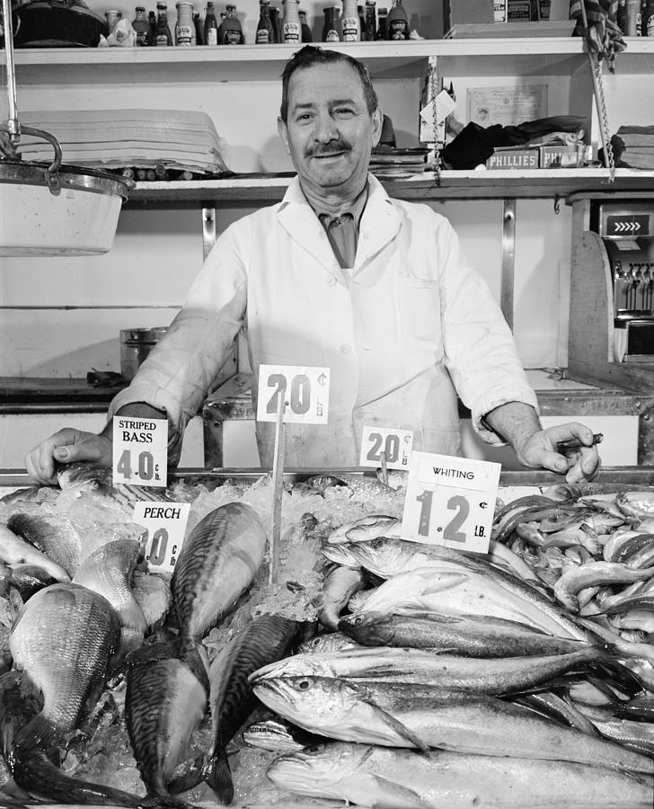 Fish Photograph - New York Fish Market, 1943 by Granger