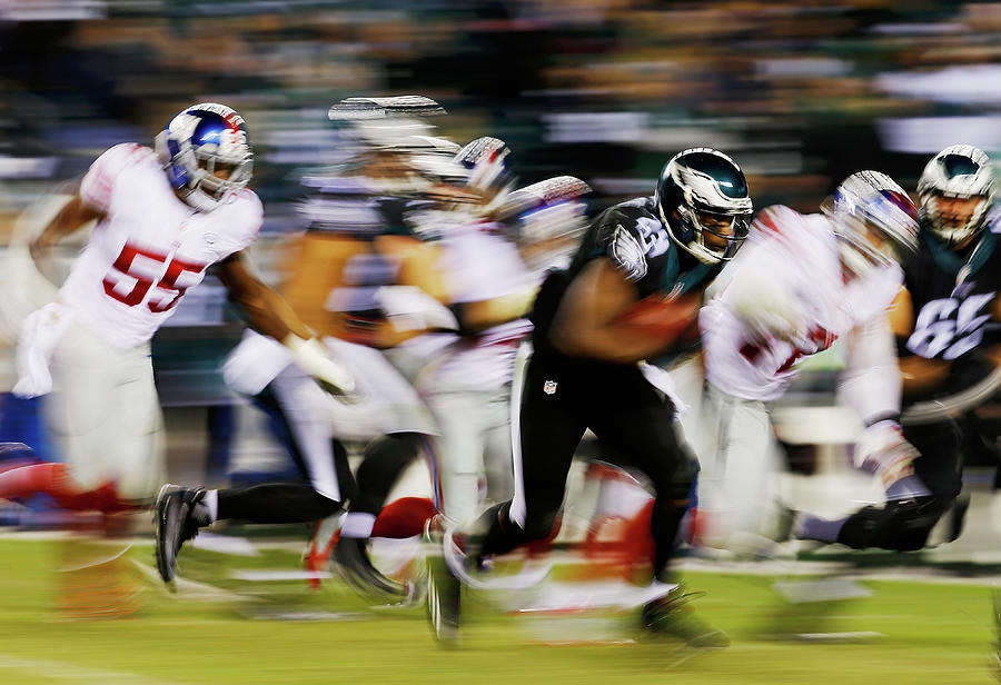 New York Giants V Philadelphia Eagles Photograph by Al Bello New York Giants V Philadelphia Eagles Photograph by Al Bello