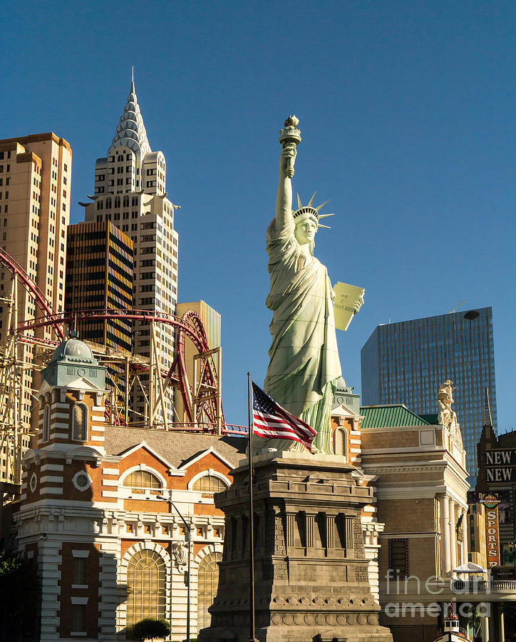 Statue Of Liberty Photograph - New York New York Casino Las Vegas Nevada by Edward Fielding