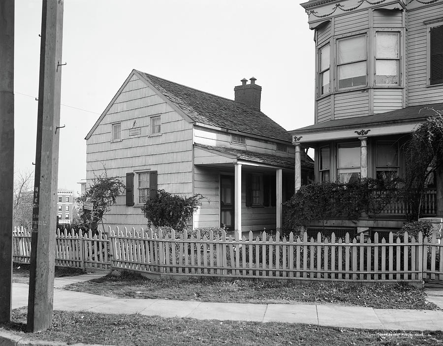 New York Poe Cottage Photograph by Granger - Fine Art America