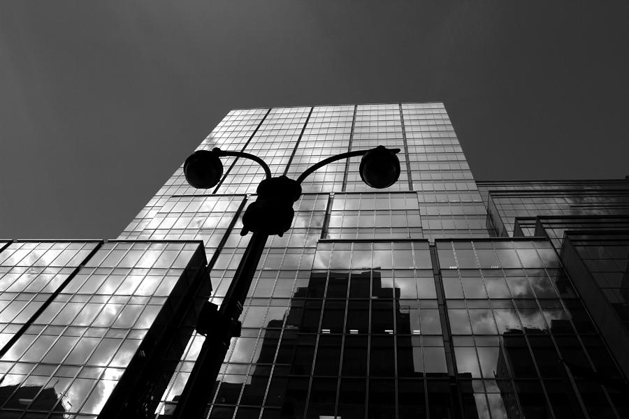 Black And White Photograph - New York streets 2 by Arie Arik Chen