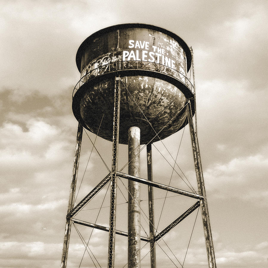 New York water towers 11 - Greenpoint Brooklyn Photograph by Gary Heller