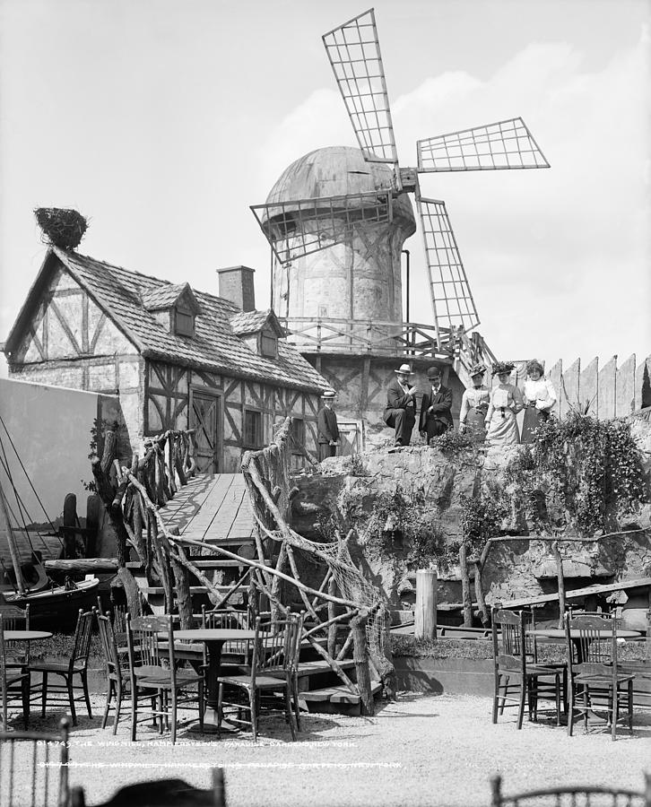 1905 Photograph - New York Windmill, C1905 by Granger
