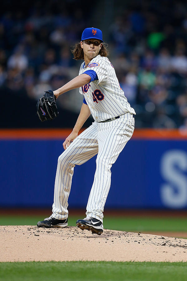 New York Yankees V New York Mets Photograph by Mike Stobe New York Yankees V New York Mets Photograph by Mike Stobe