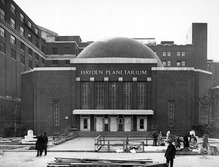 New Yorks Hayden Planetarium Photograph by Underwood Archives