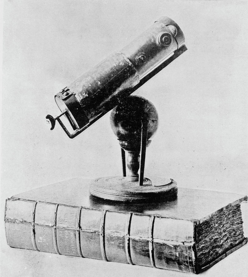 Newtons Second Reflecting Telescope Photograph by Science Photo Library
